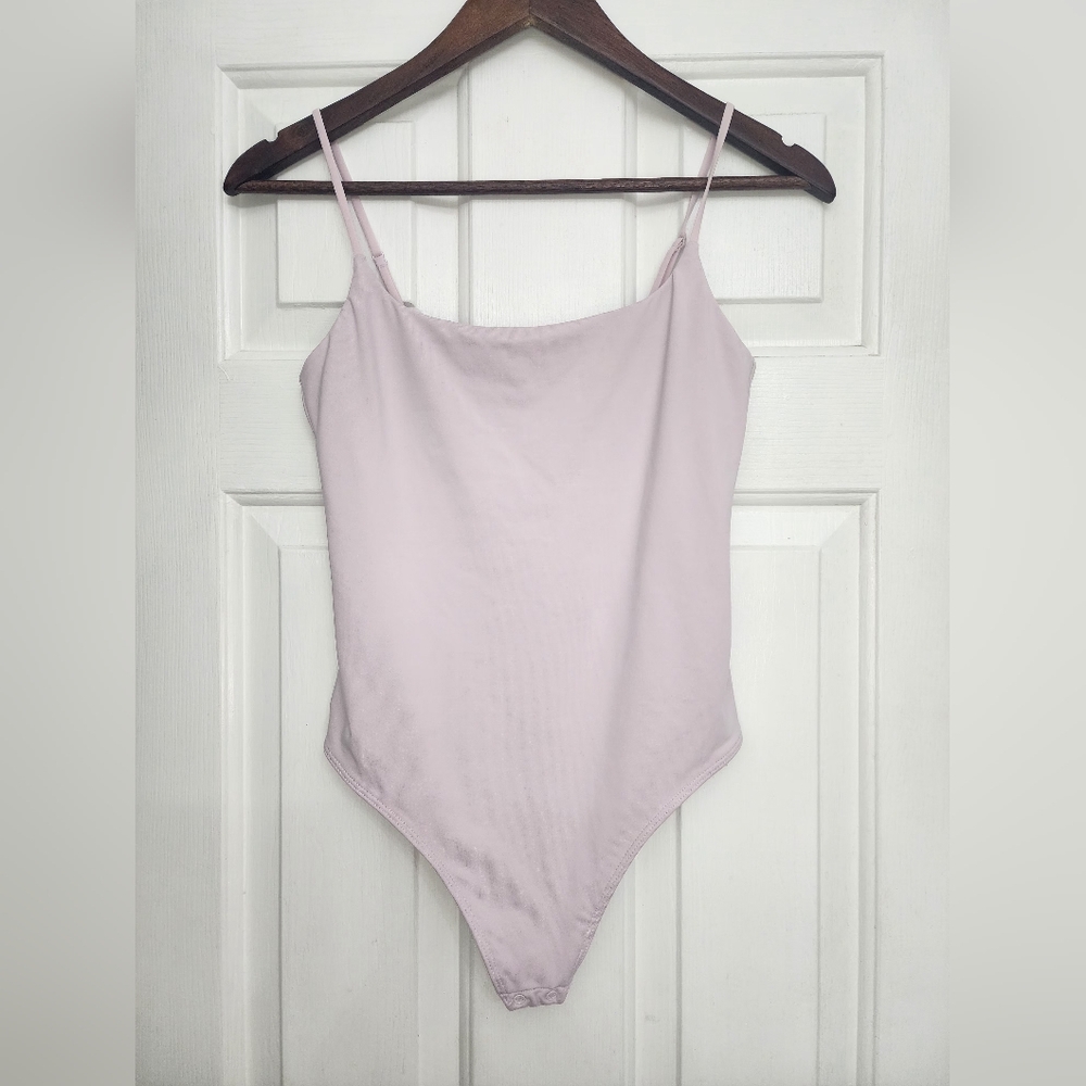Babaton Contour Soft Camisole Bodysuit Size Medium In Mauve Mousse Pink